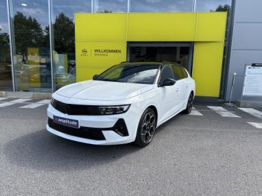 Voir le détail de l'offre de cette OPEL Astra Sports Tourer 1.2 Turbo Hybrid 136ch GS e-DCT 6 de 2024 en vente à partir de 33 299 € 