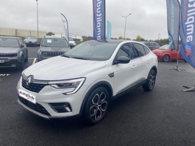 Voir le détail de l'offre de cette RENAULT Arkana 1.6 E-Tech 145ch Intens -21B de 2022 en vente à partir de 21 799 € 