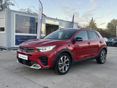 Voir le détail de l'offre de cette KIA Stonic 1.0 T-GDi 120ch MHEV GT Line DCT7 de 2021 en vente à partir de 191.6 €  / mois