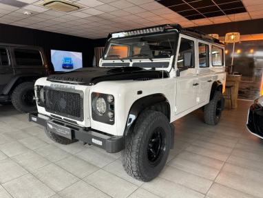 Voir le détail de l'offre de cette LAND-ROVER Defender SW 110 2.4 TD SE de 2009 en vente à partir de 45 999 € 