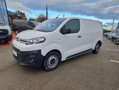 Voir le détail de l'offre de cette CITROEN Jumpy Fg M 2.0 BlueHDi 120ch S&S Driver de 2021 en vente à partir de 288.03 €  / mois