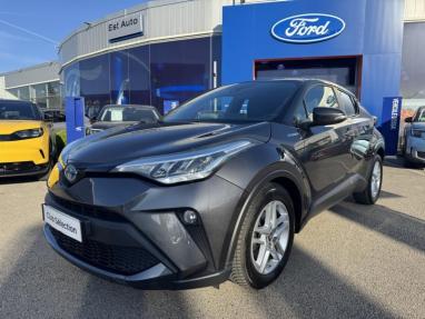 Voir le détail de l'offre de cette TOYOTA C-HR 122h Dynamic 2WD E-CVT MC19 de 2020 en vente à partir de 259.32 € / mois