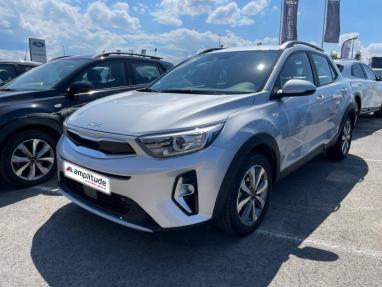 Voir le détail de l'offre de cette KIA Stonic 1.0 T-GDi 120ch MHEV Active iBVM6 de 2022 en vente à partir de 193.78 €  / mois