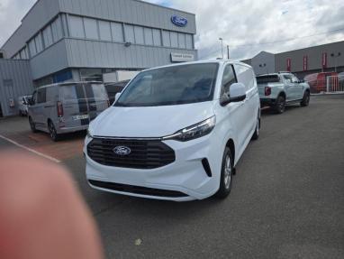Voir le détail de l'offre de cette FORD Transit Custom Fg 320 L2H1 2.0 EcoBlue 136ch Limited BVA8 de 2025 en vente à partir de 36 499 €