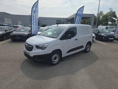 Voir le détail de l'offre de cette OPEL Combo Cargo M 800kg 100 kW Batterie 50 kWh de 2023 en vente à partir de 216.78 €  / mois