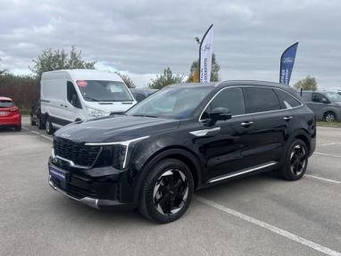 Voir le détail de l'offre de cette KIA Sorento 1.6 T-GDi 253ch PHEV Premium 4x4 7 places de 2024 en vente à partir de 477.54 €  / mois